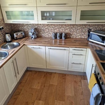 Lovely 2 Bedroom Serviced Apartment With Parking Mansfield Zewnętrze zdjęcie